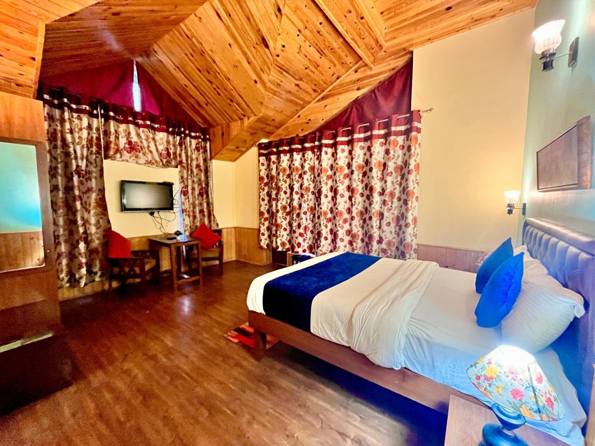 The Manu Emerald # Farmhouse # Top Selling Cottage In Manali # Peaceful Heritage Cozy Stay # Lawn With Bonfire # Most Awarded Exterior photo