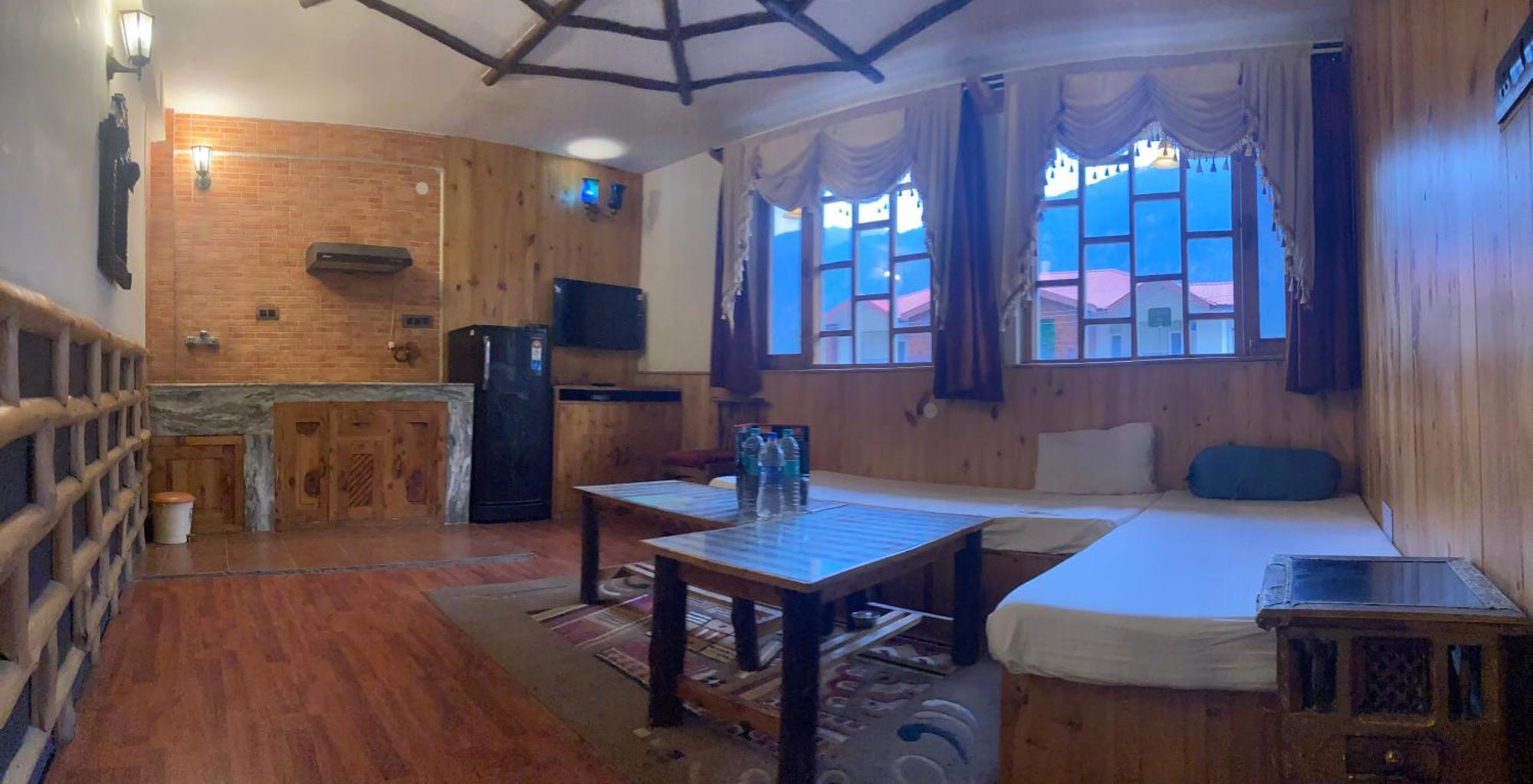 The Manu Emerald # Farmhouse # Top Selling Cottage In Manali # Peaceful Heritage Cozy Stay # Lawn With Bonfire # Most Awarded Exterior photo